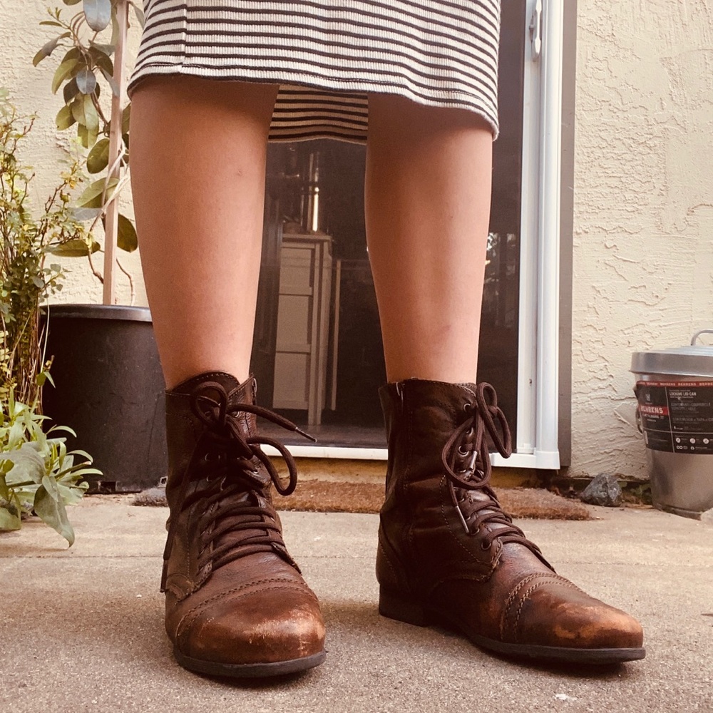 Vintage leather boots size 4